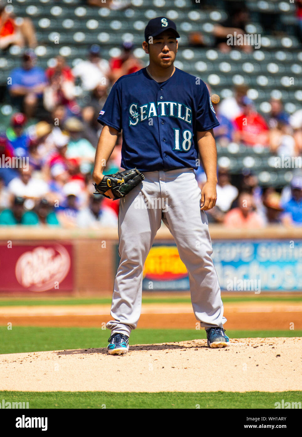 Seattle Mariners pitcher Yusei Kikuchi puts entire container of pine tar on  his hat, nearly throws no-hitter, This is the Loop