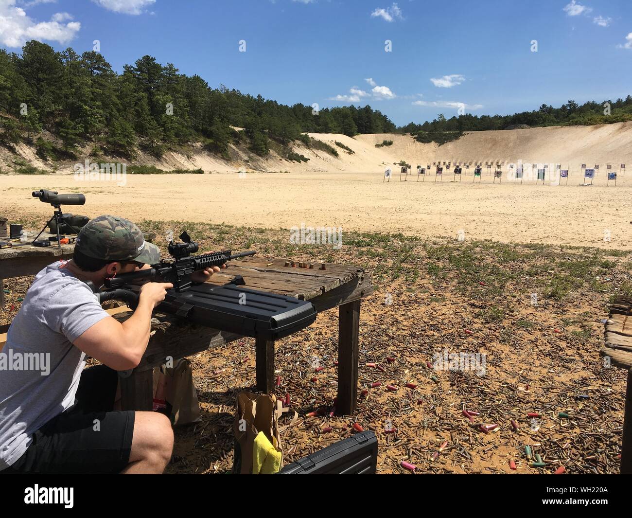 Man at rifle range hires stock photography and images Alamy