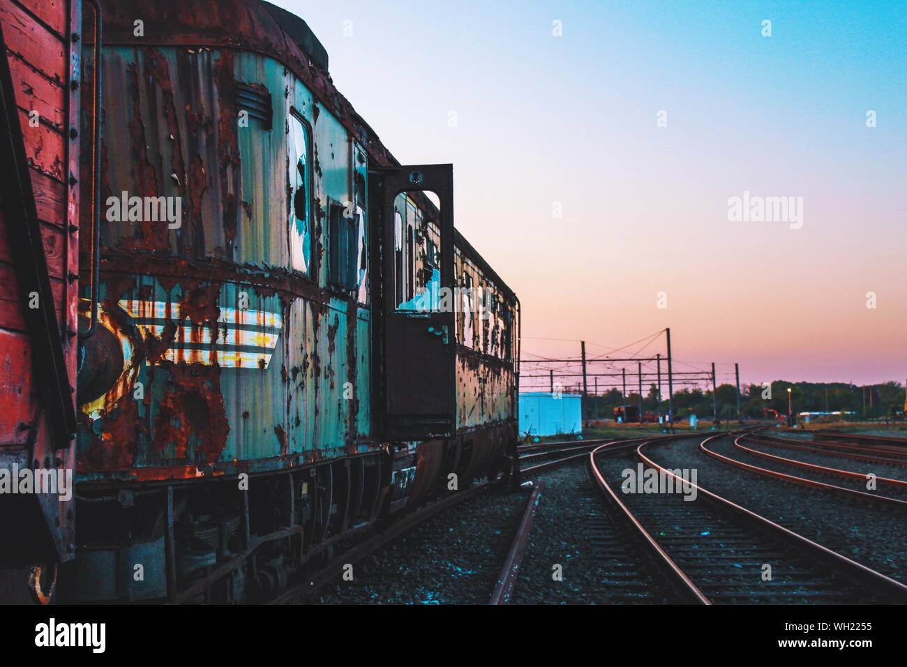 Rusty train tracks hi-res stock photography and images - Alamy