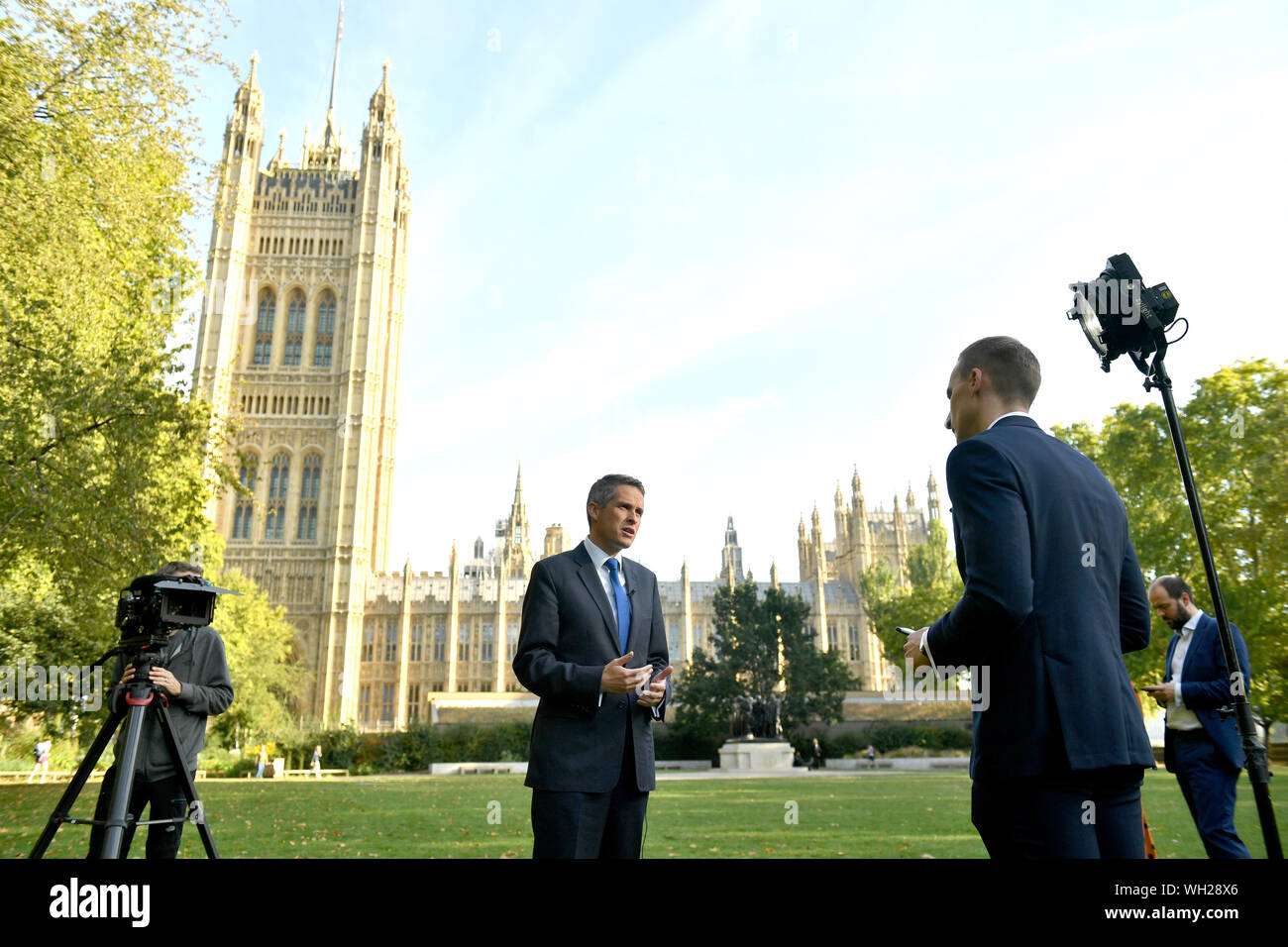 Education Secretary Gavin Williamson speaking to media in Westminster. Starting salaries for teachers could rise by up to £6,000 under Government plans to reform teacher pay. Stock Photo