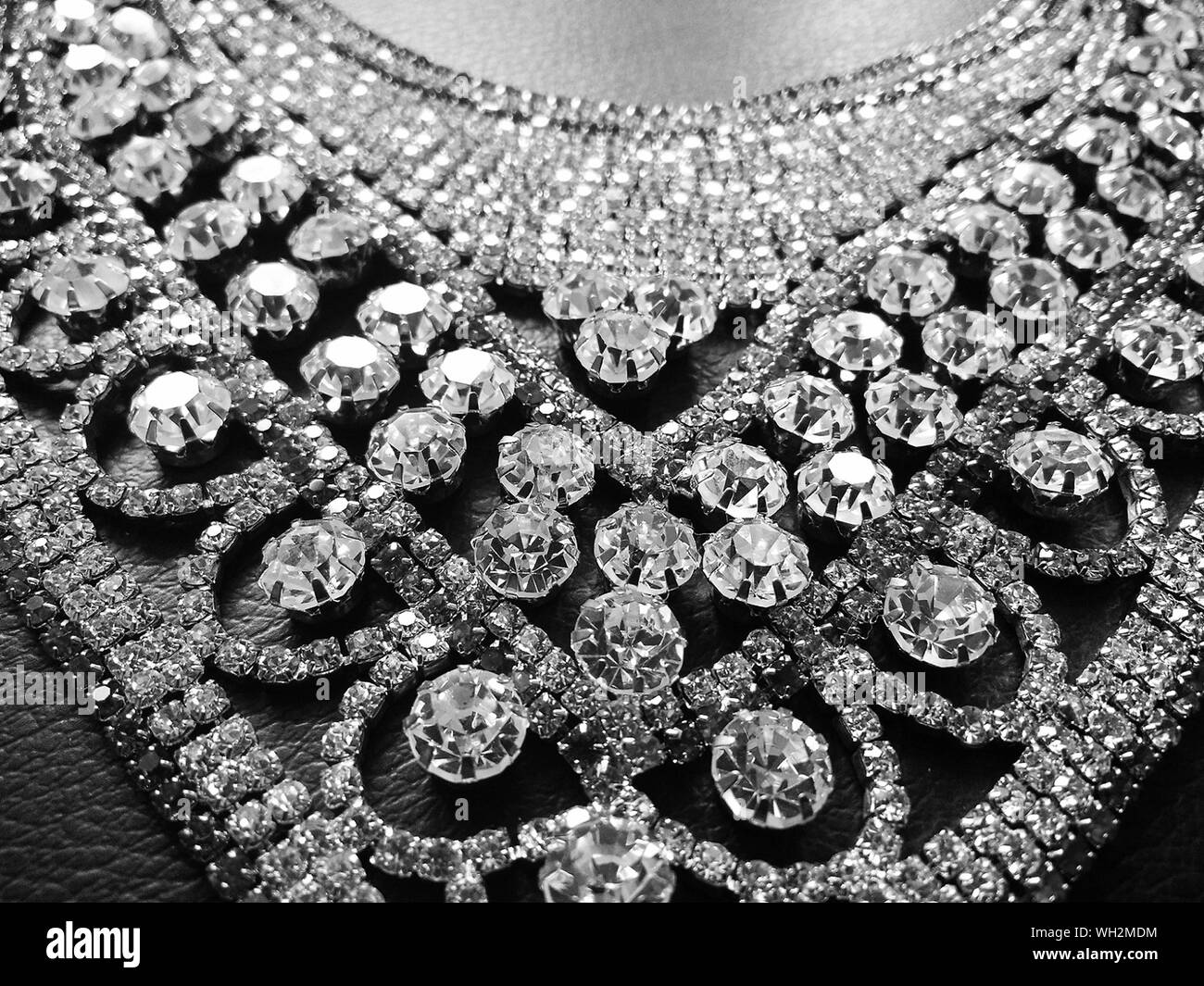Diamond necklace hires stock photography and images Alamy