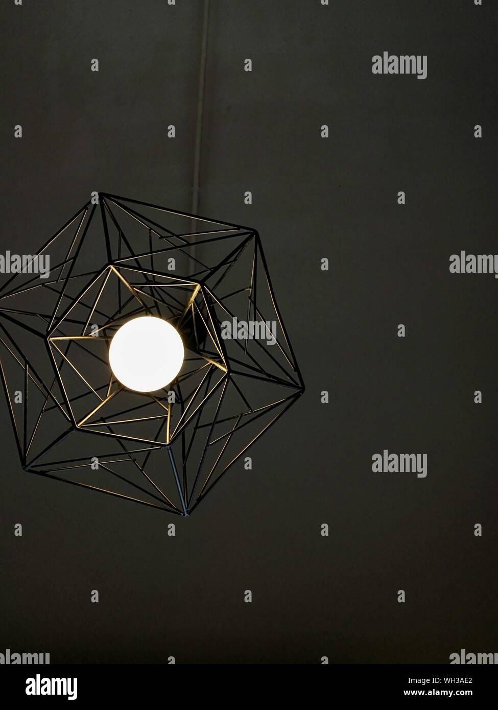 Light fixture with no bulb hires stock photography and images Alamy