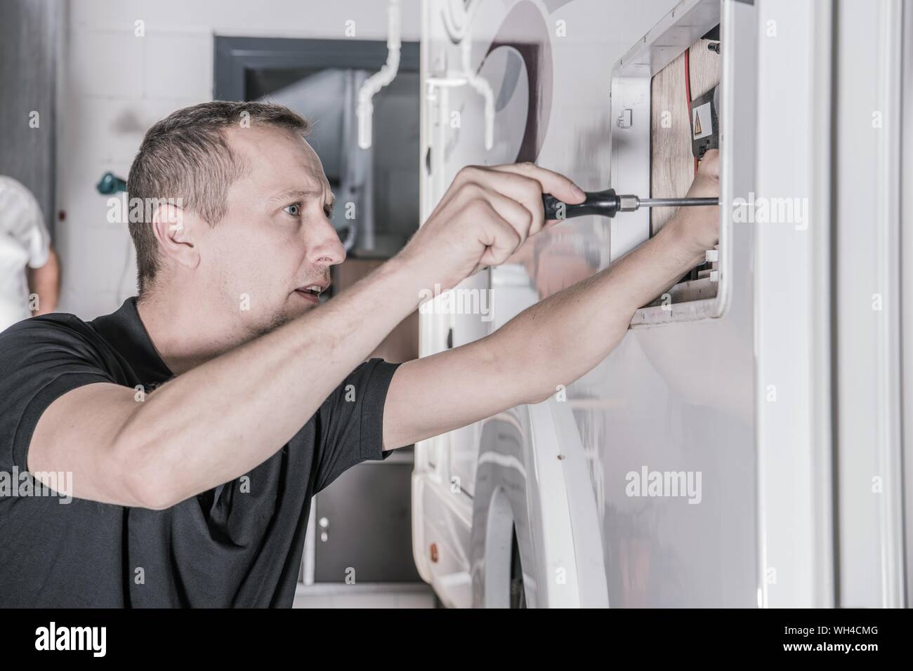 Motorhome Awning Repair Orange County thumbnail