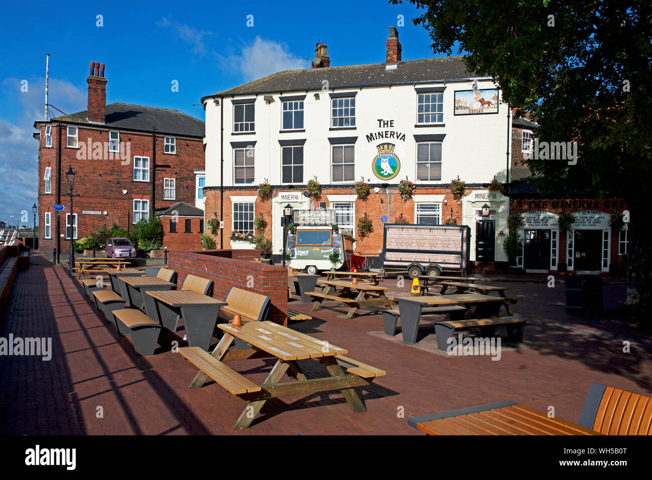 The Minerva pub, on Nelson Street, Hull, East Yorkshire, England UK Stock Photo
