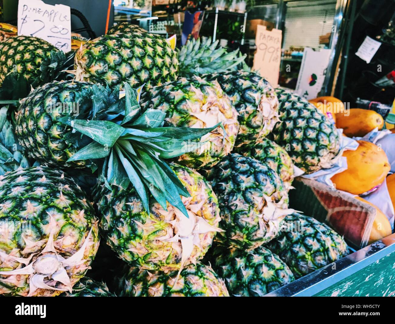 Pineapples For Sale High Resolution Stock Photography and Images Alamy