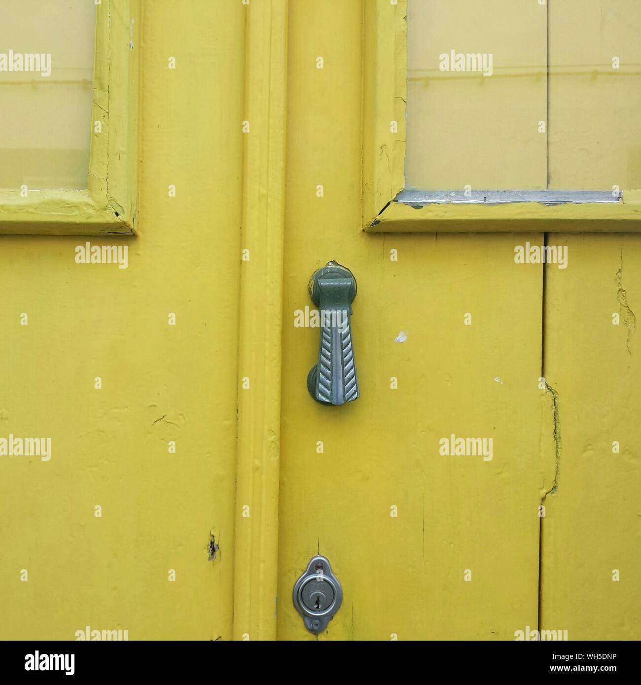 Wooden yellow door hires stock photography and images Alamy