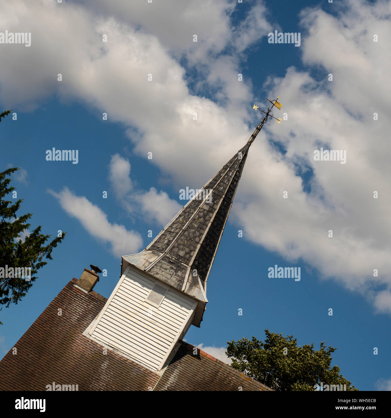 HADLEIGH, ESSEX, UK - AUGUST 08, 2018:  The steeple of St James the Less Parish Church Stock Photo