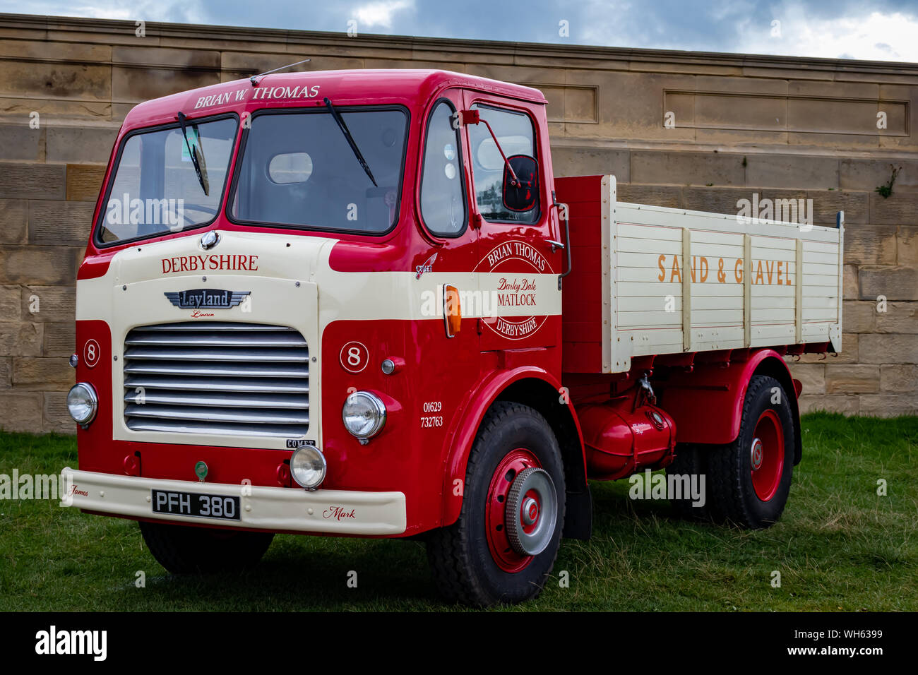 Fresh Look at Vintage Cars Vans Lorries And Buses At Chatsworth House Country