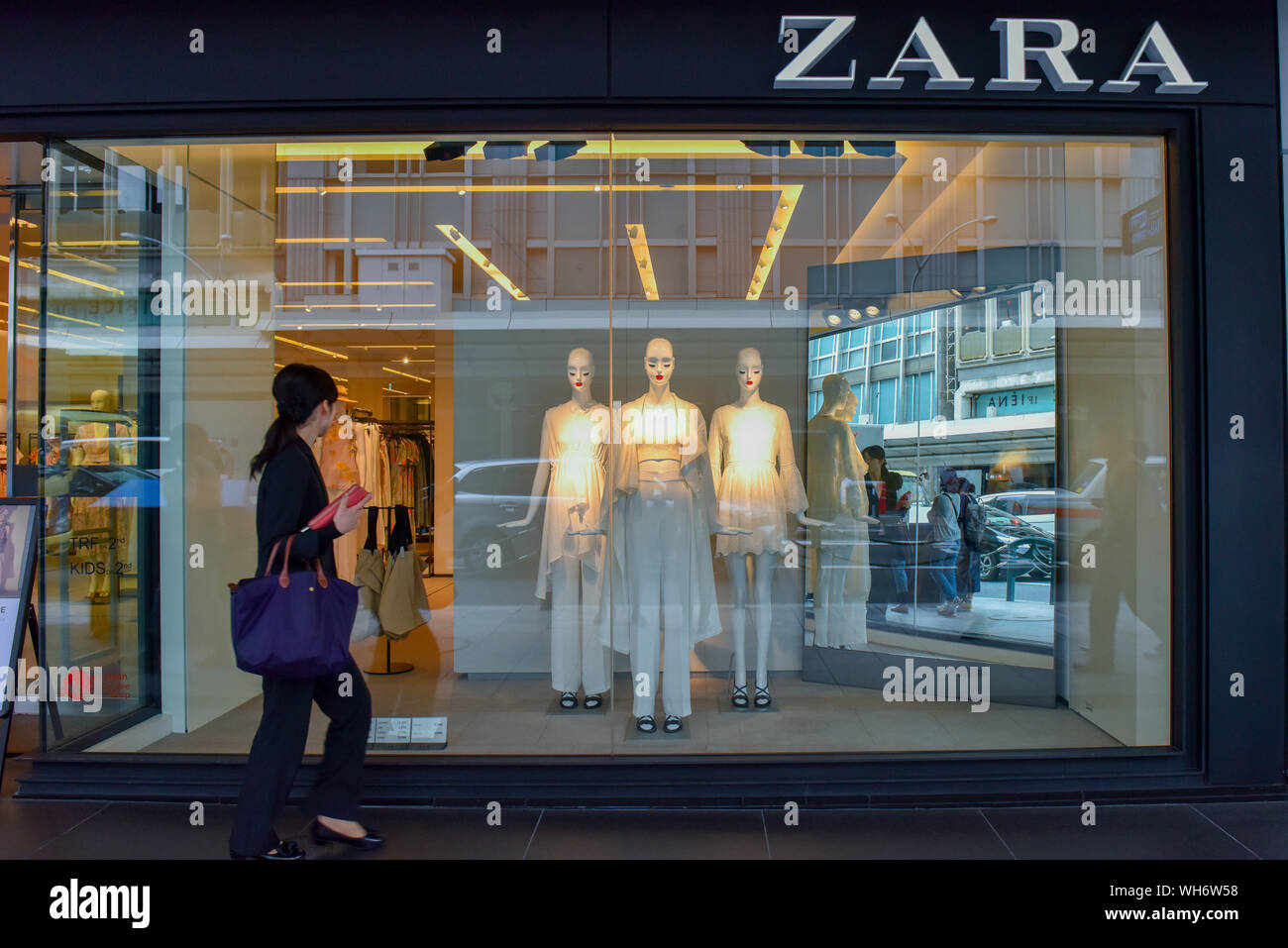 Zara store, Kyoto, Japan Stock Photo - Alamy