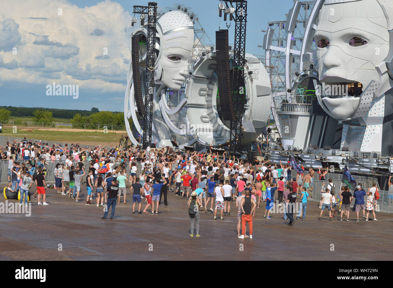 KOSINO, RUSSIA - JULY 18, 2015: main stage at the Alfa Future people  Festival which runs from July 17-19 near Nizhny Novgorod Stock Photo - Alamy