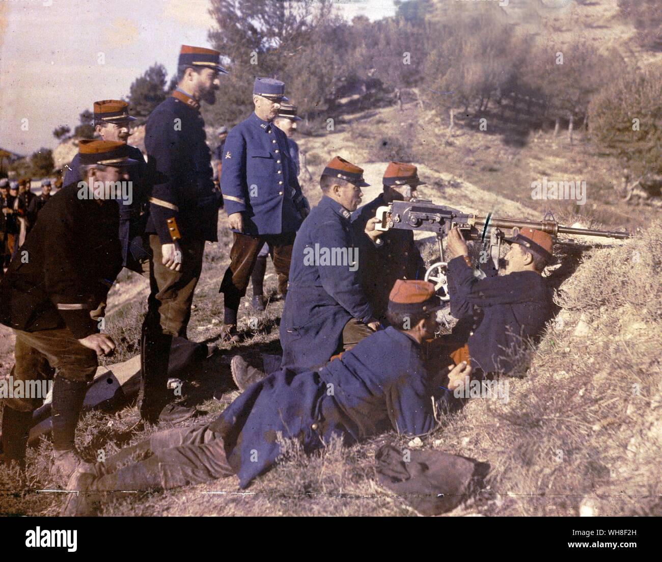 World War One. French Gunners receiving instruction, 1916. One of the first colour photographs taken. The Great War by Correlli Barnet. Stock Photo