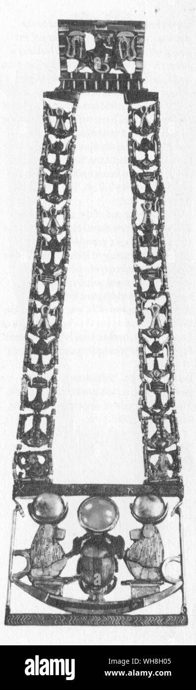 Necklace of the Rising Sun. The Treasures of Tutankhamen, The Exhibition Catalogue by I E S Edwards, page 125. Stock Photo