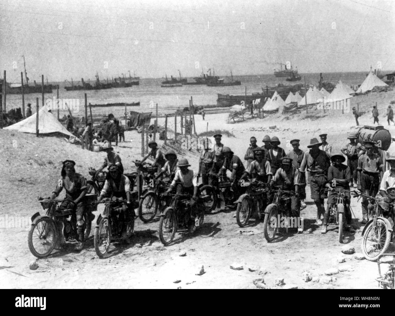 British dispatch riders on motor cycles in Palestine. In 1914 the BEF in France had 15 motor cycles , in 1918 34,000 Stock Photo