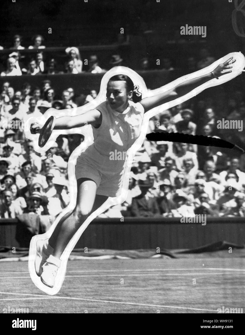 Gertrude ('Gorgeous Gussie') Moran. She was contracted by Bobby Riggs to tour against Pauline Betz in 1950-51.. Stock Photo