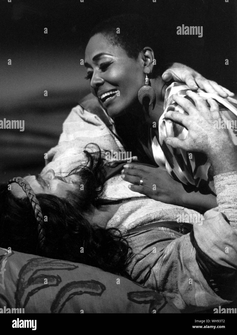 Shirley Verrett as Dalila and Jon Vickers as Samson at Covent Garden in 1983.. Stock Photo