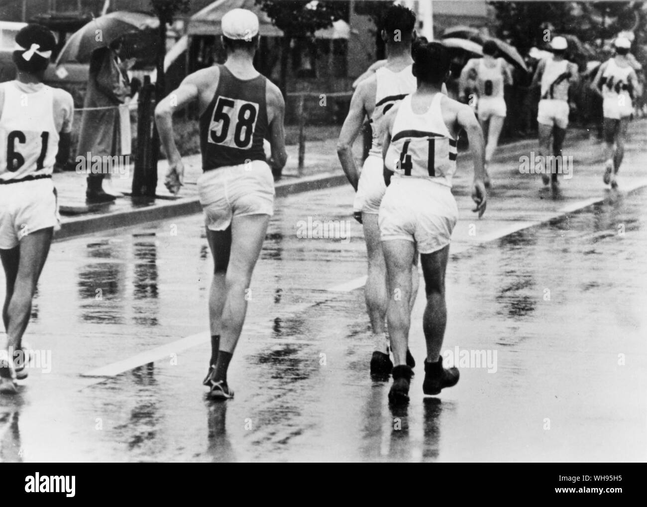 Japan, Tokyo Olympic Games, 1964: 50 km road walk. Don Thompson (41) Rome 1960 gold medalist en route to 10th place Stock Photo