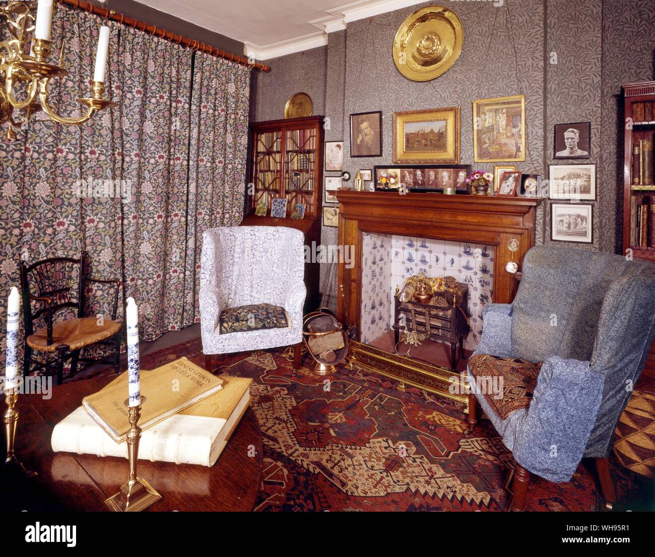 Architecture & Antiques: Interiors/ 7, Hammersmith Terrace, London, England. Home of Sir Emery Walker, d.1930. Stock Photo