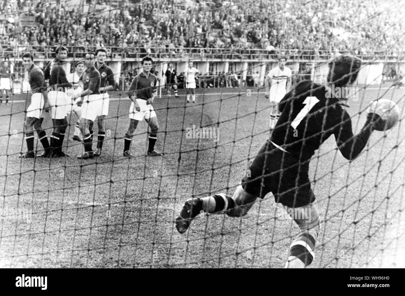 Finland,Helsinki/ Olympics,1952: Action from the Olympic football final.  Hungary 2 ,Yugoslavia 0 Stock Photo - Alamy