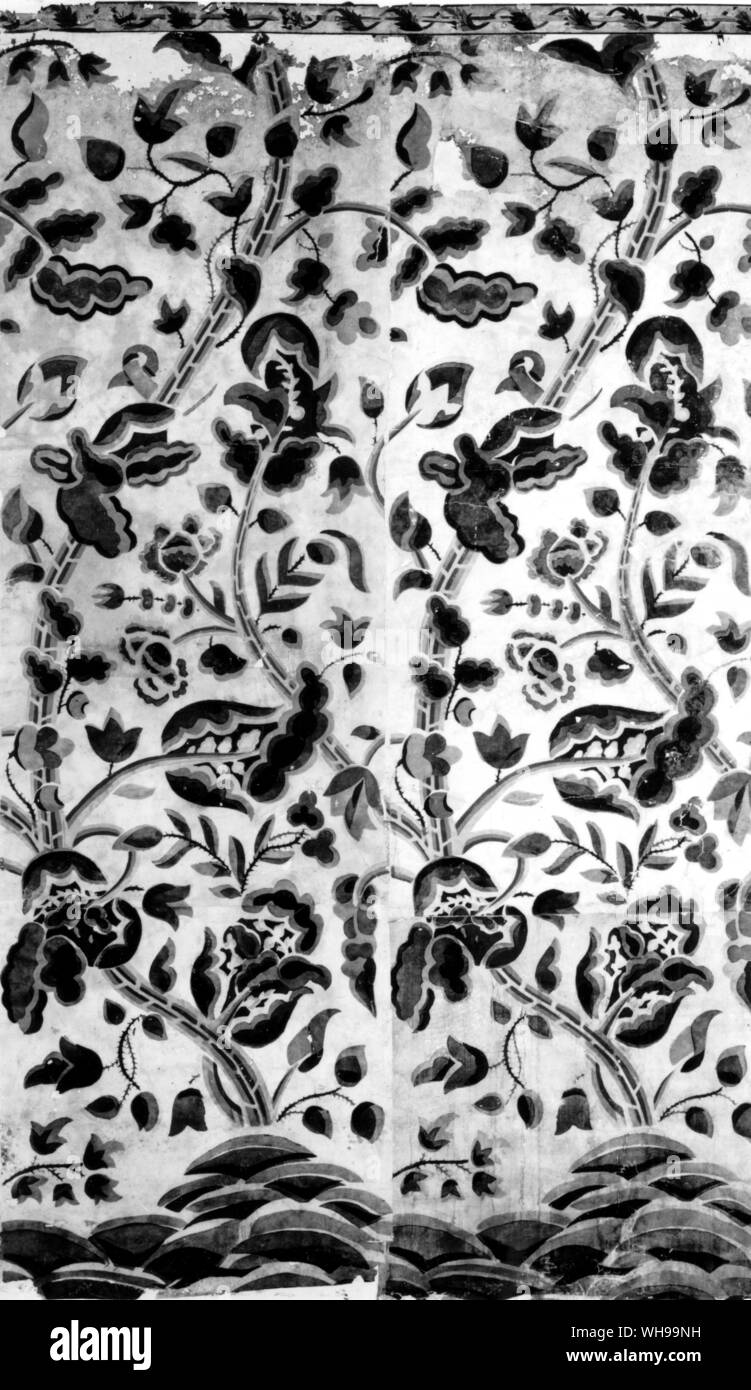 An early 18th century English wallpaper strongly influenced by chintz design Stock Photo
