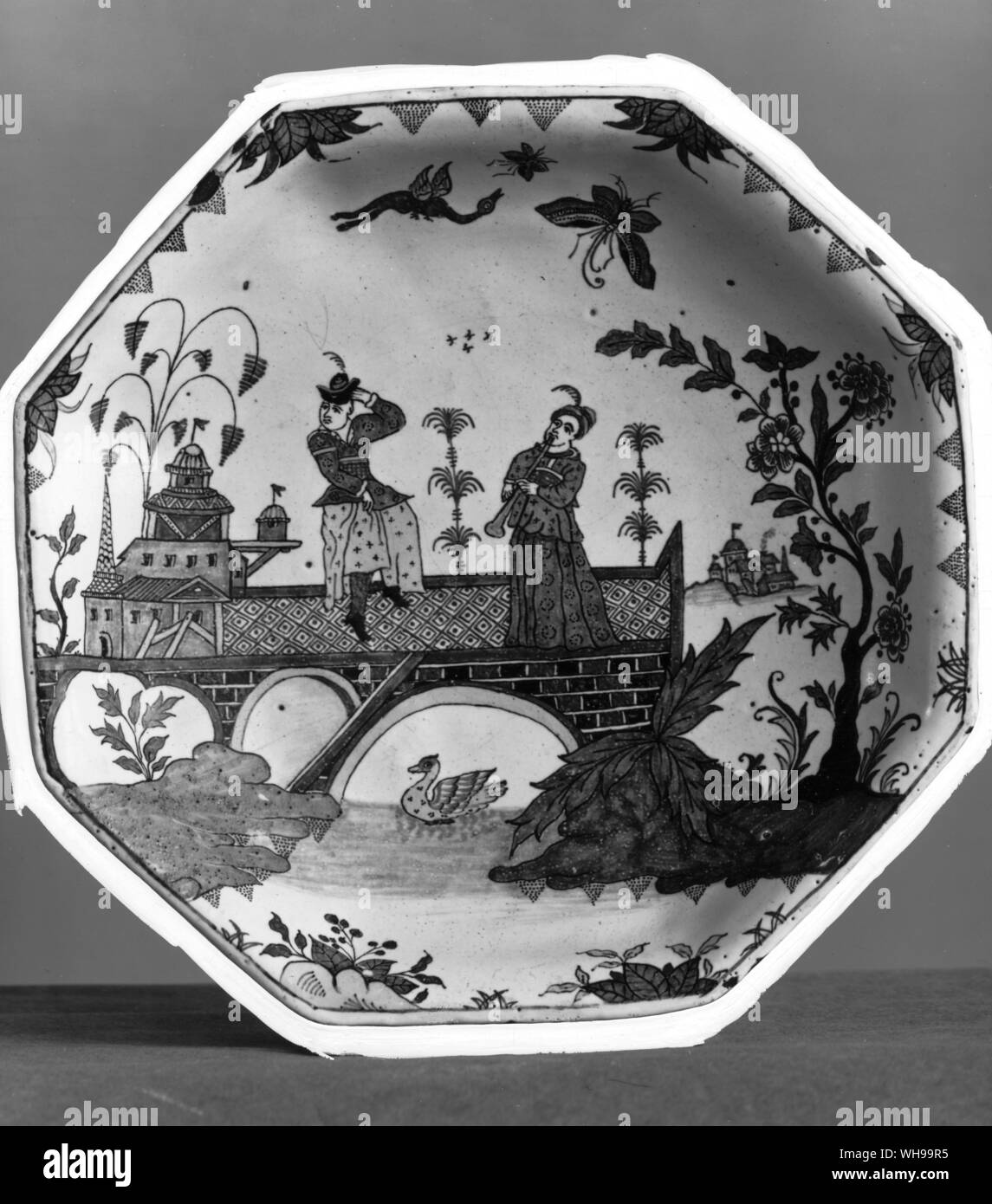 Rouen polychrome dish of the 17th century in chinoiserie style (not mannerist) Stock Photo