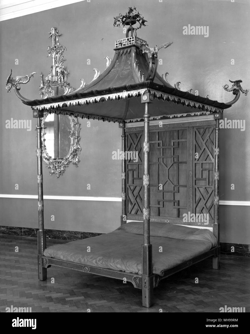 Japanned bed supplied to the Duke of Beaufort by William and John Linnell before 1754 Stock Photo