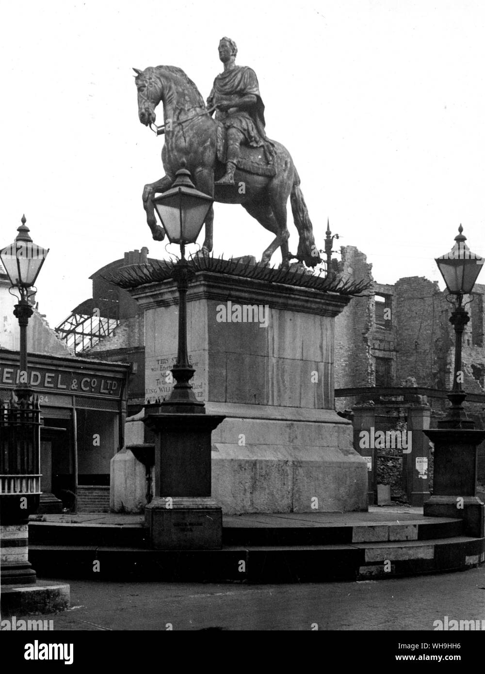 Statue of King William of Orange (III) (1650-1702), King of Great Britain and Northern Ireland from 1688. By Peter Scheemakers. Stock Photo