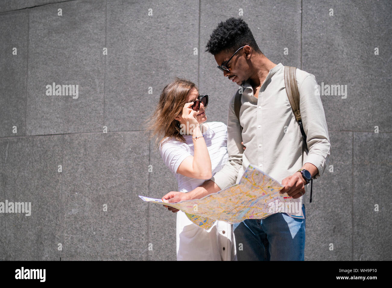 London couple tourist map hi-res stock photography and images - Alamy