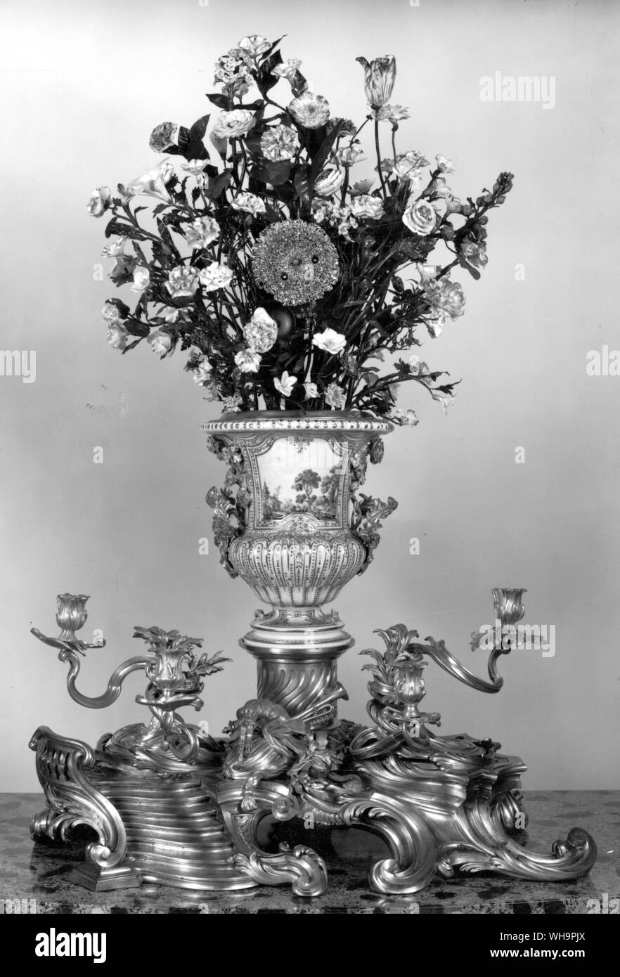 Bouquet of flowers of Meissen porcelain said to have belonged to Madame de Pompadour Stock Photo