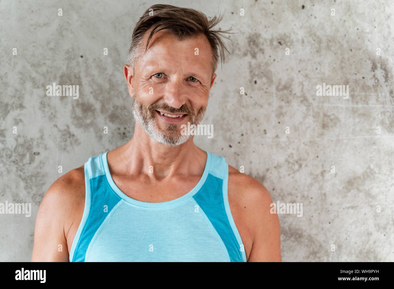 Confident sporty man hi-res stock photography and images - Alamy