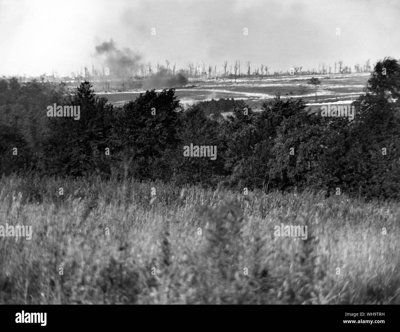 WW1/France: British Offensive on the Somme front. The bombardment of Fricourt, July 2nd 1916. Fricourt was captured early in the morning of the 2nd by the 17th Division. Stock Photo