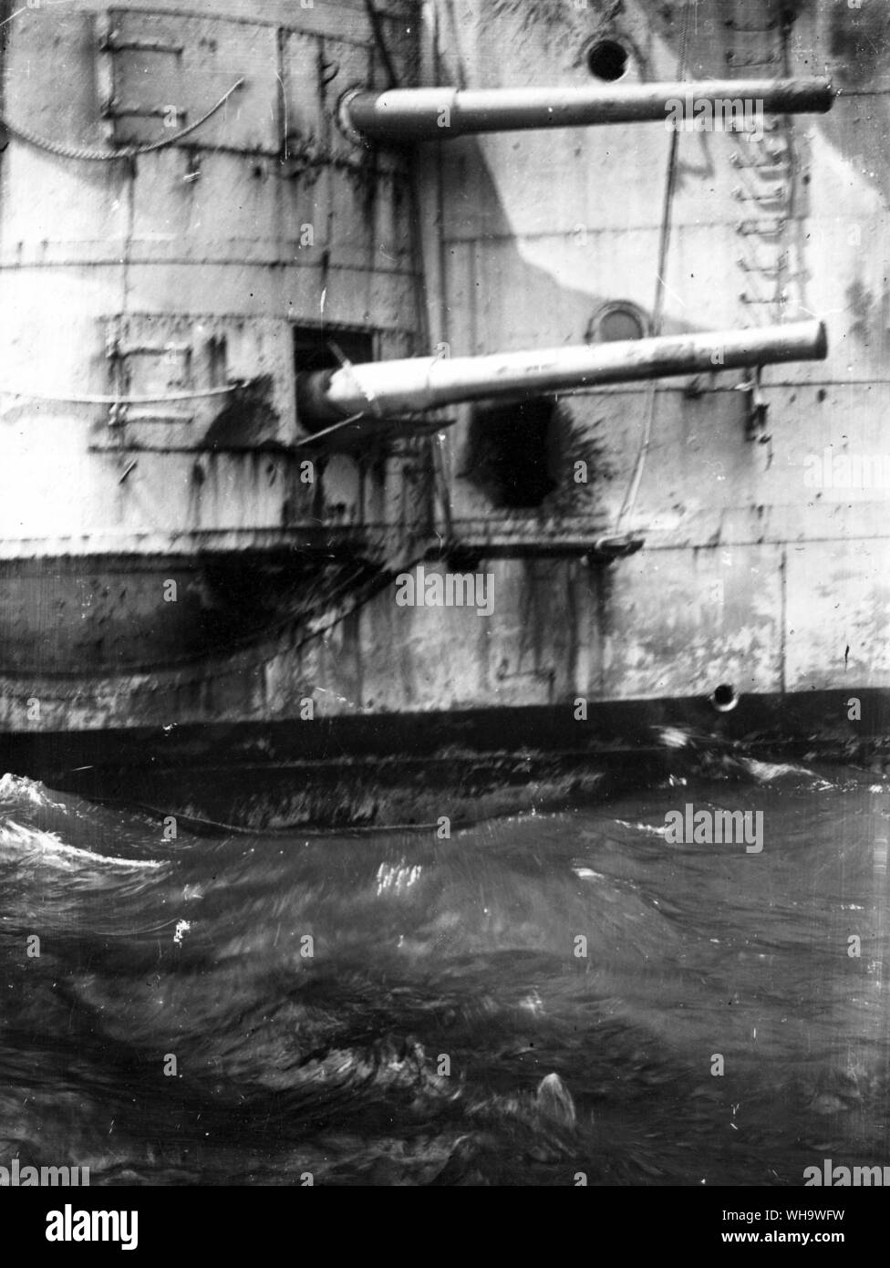 WW1/ Damage to HMS Kent at the Battle of the Falkland Islands. Stock Photo