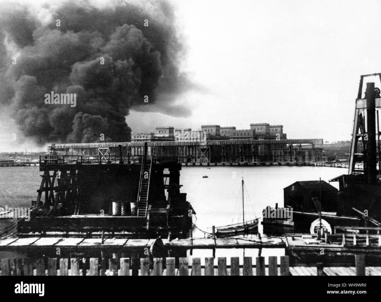 WW1, 1916: The Balkans. Petrol tanks burning in the harbour of Constanta, evacuated by the Romanians on 22nd October 1916. Occupied by Germano-Bulgars, 23rd October 1916. Fire burning near huge grain stores. Stock Photo