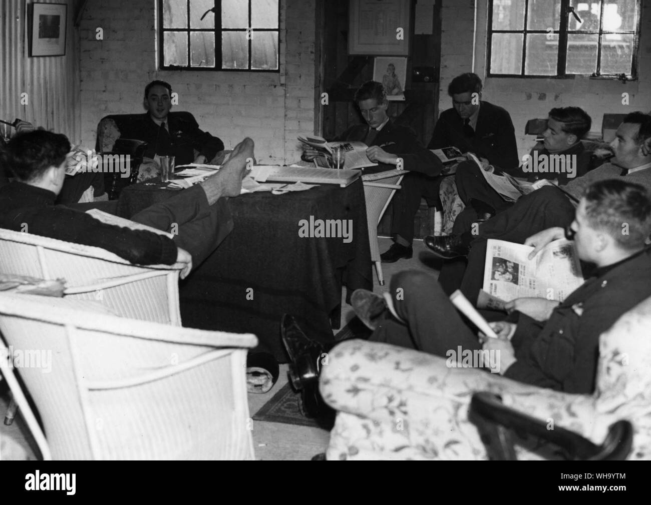 WW2: RAF/ Spitfire Squadron. A scene in the pilot's rest room Stock ...