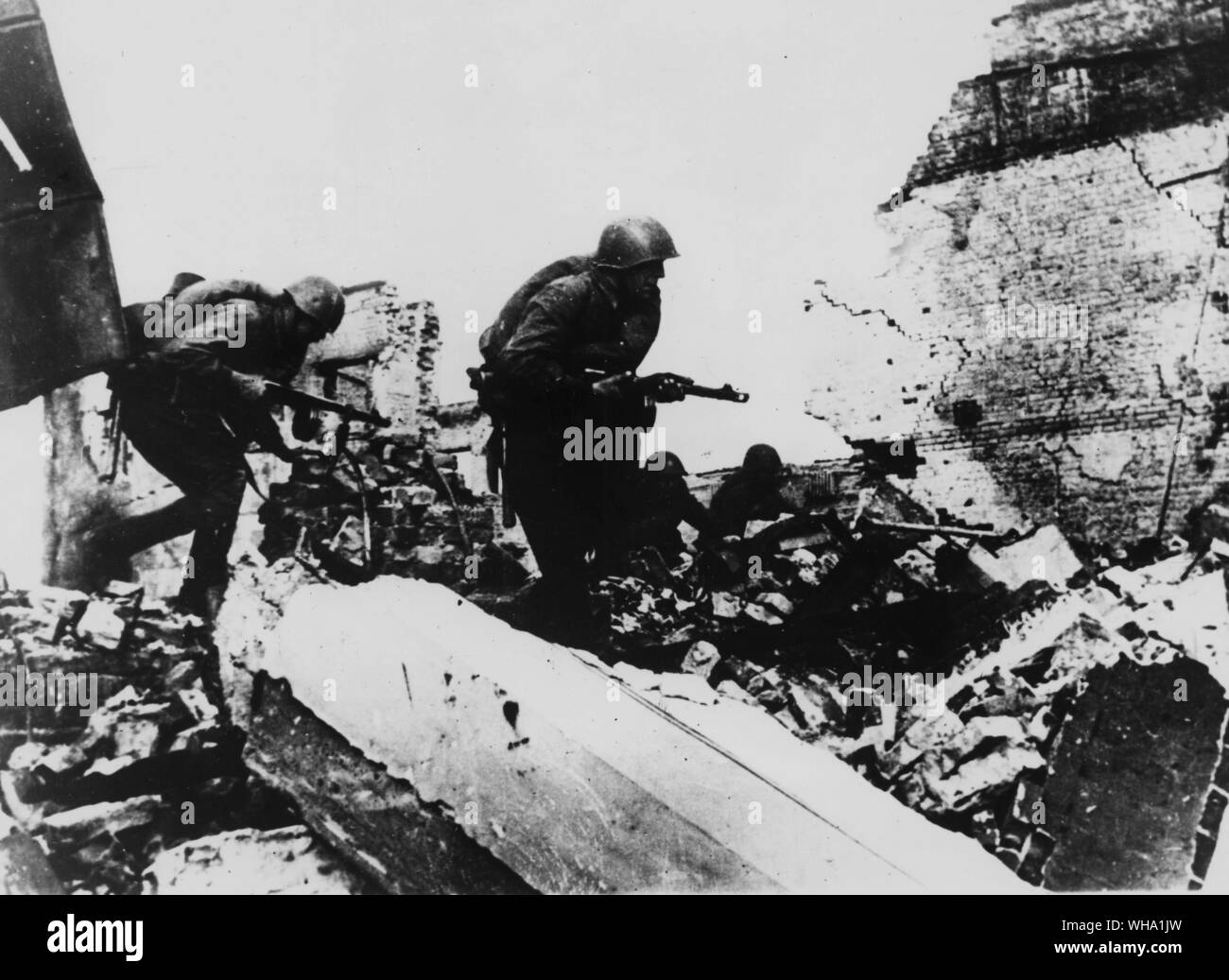 WW2: Russia/ Fighting in Stalingrad Street. Part of the great defence which turned the tide in Russia. Stock Photo