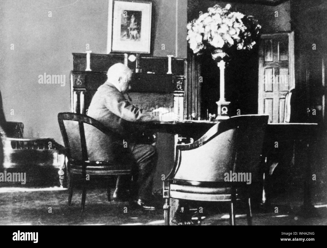 Morgan, John Pierpont Sr. (J. P. Morgan) US businessman, financier, and steel industrialist; co-founded U.S. Steel Corp. 1901 (1837-1913) playing cards Solitaire . . . Stock Photo
