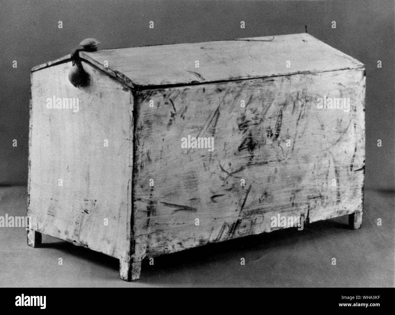 Ancient Egyptian chest from Tutankhamen's era, 18th dynasty. c. 1352. B