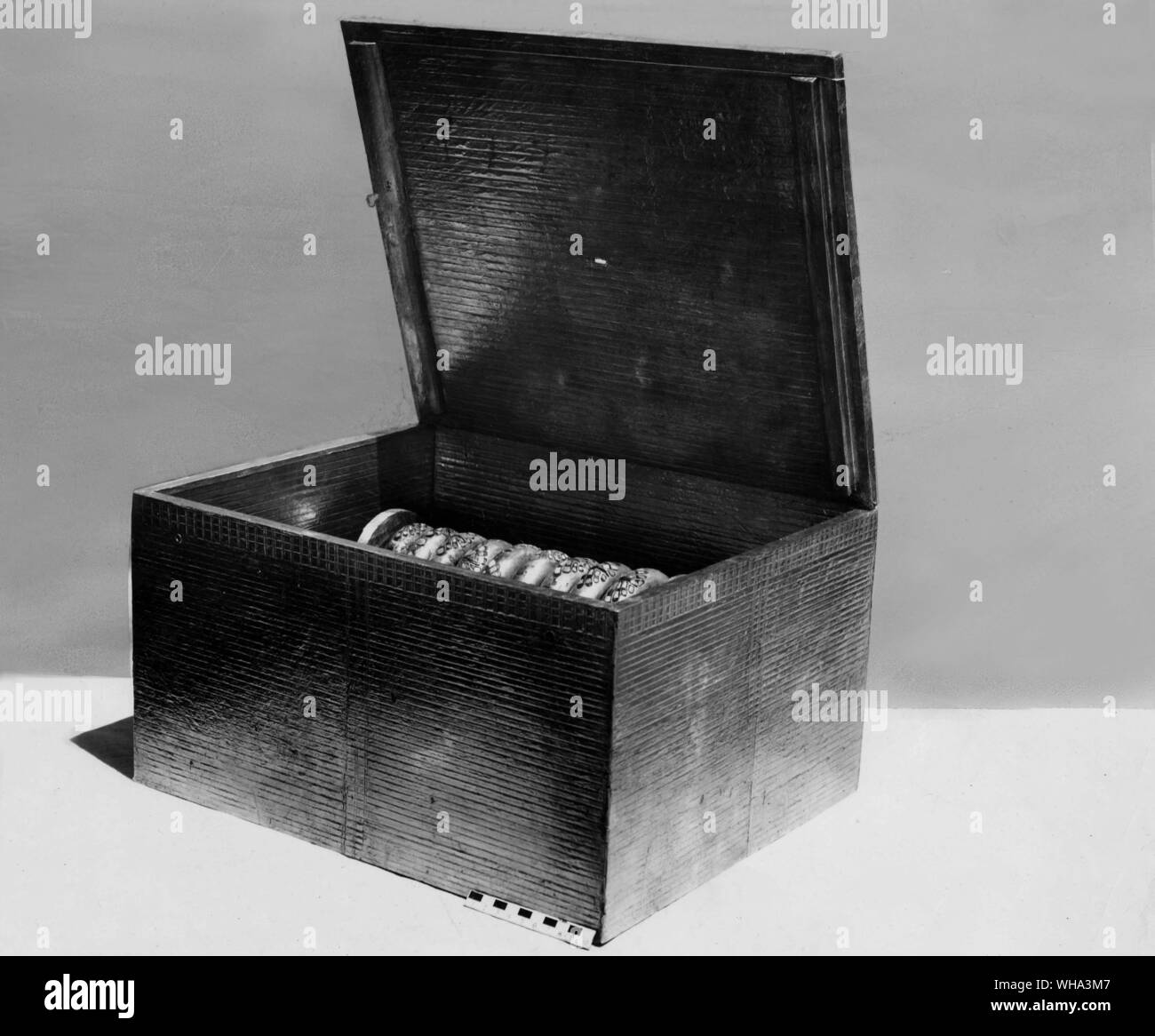 Ancient Egypt Small gold box Stock Photo Alamy