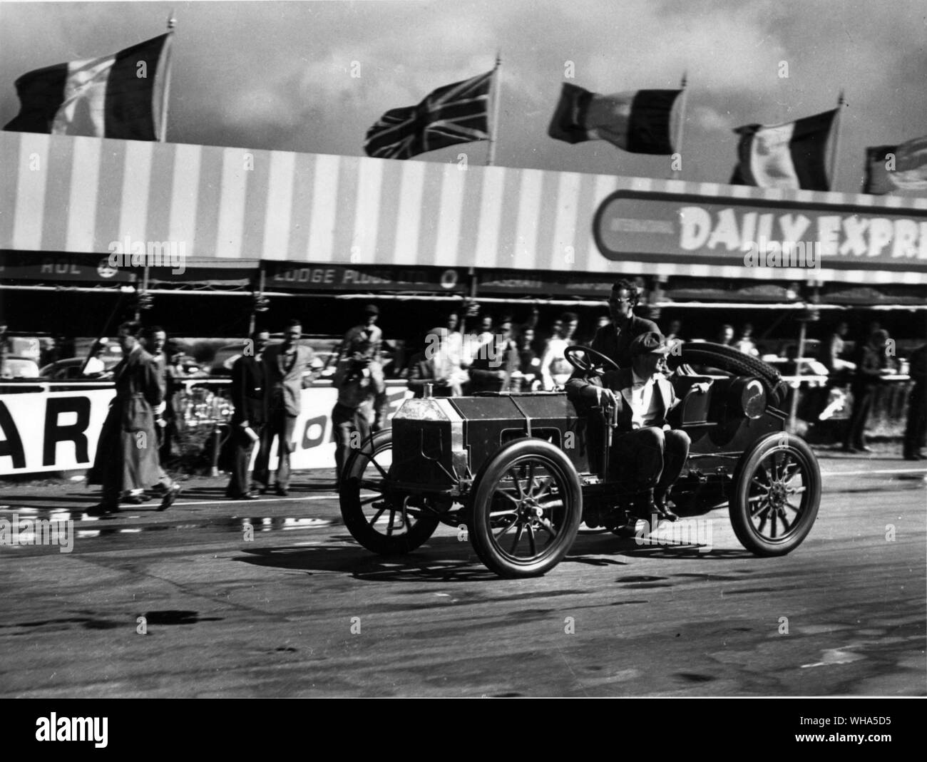 Silverstone. International Trophy Meeting 29th August 1950. 1903 Gordon Bennett Napier driven by R Barker in the commemoration of veteran racing and sports cars.. Stock Photo