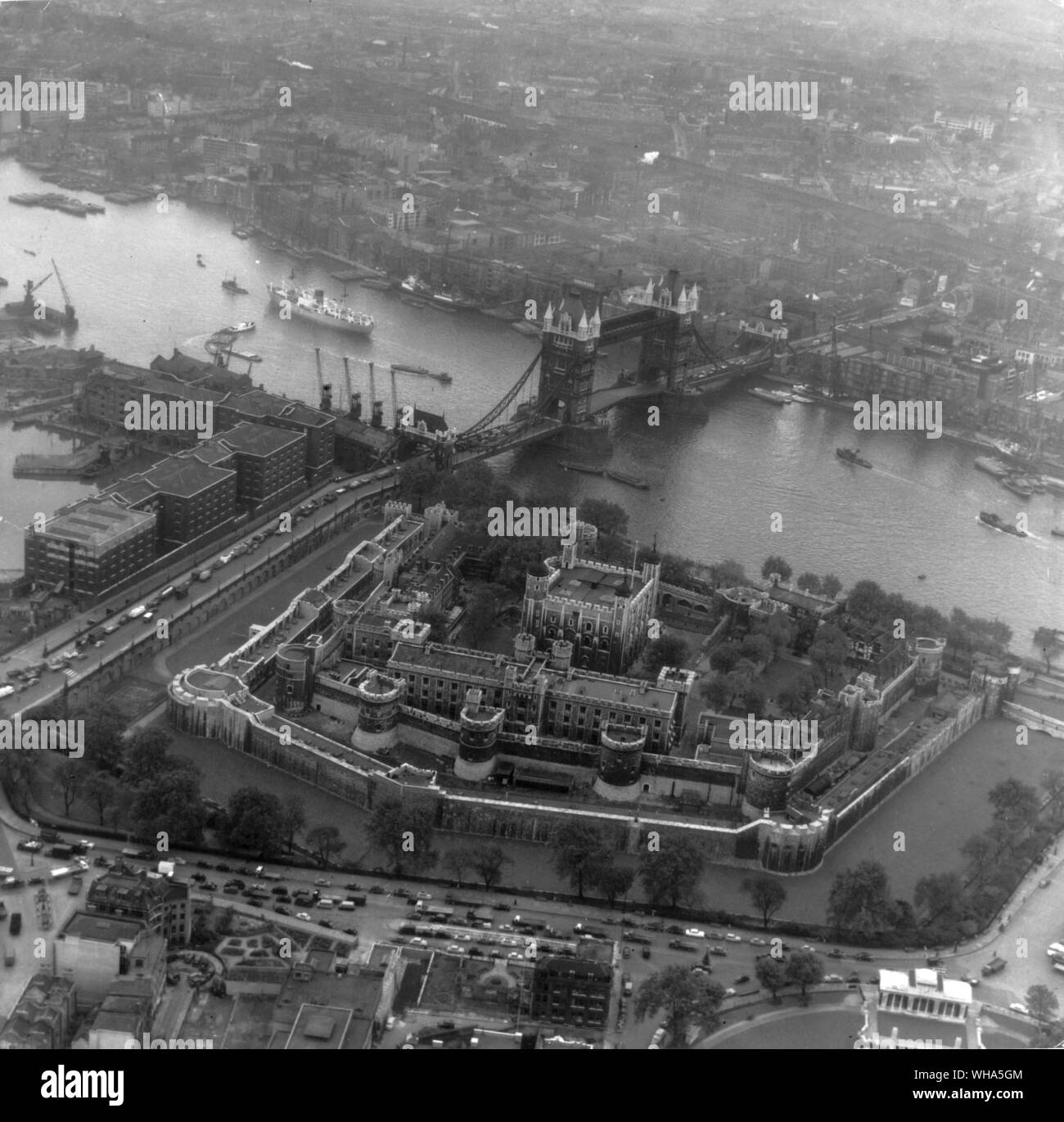 Aerial view of london buildings Black and White Stock Photos & Images ...