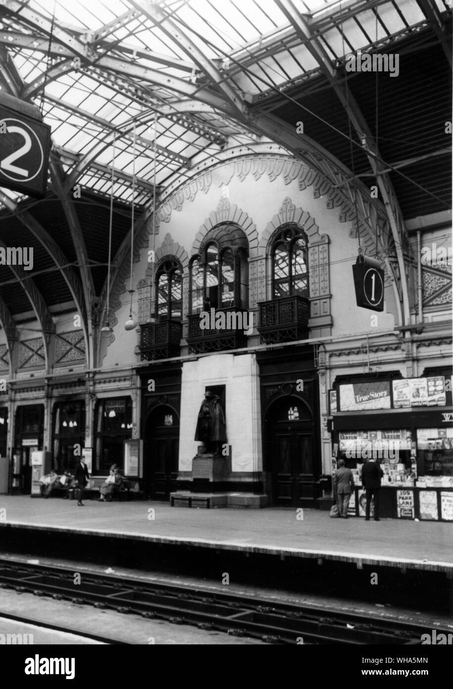 The Station Masters Office. Paddington Station 1852-4 by Isambard Kingdom Brunel and M D Wyatt Stock Photo