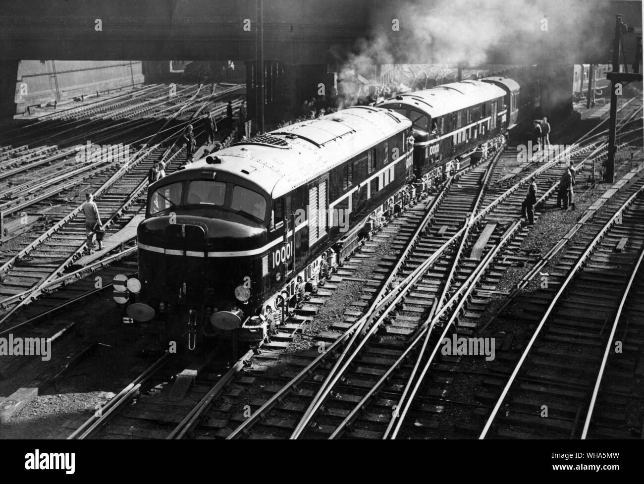 Train Diesel Electric. The two first Diesel Electric locomotives pulling the passenger train from Euston Station. 5th October 1948 Stock Photo