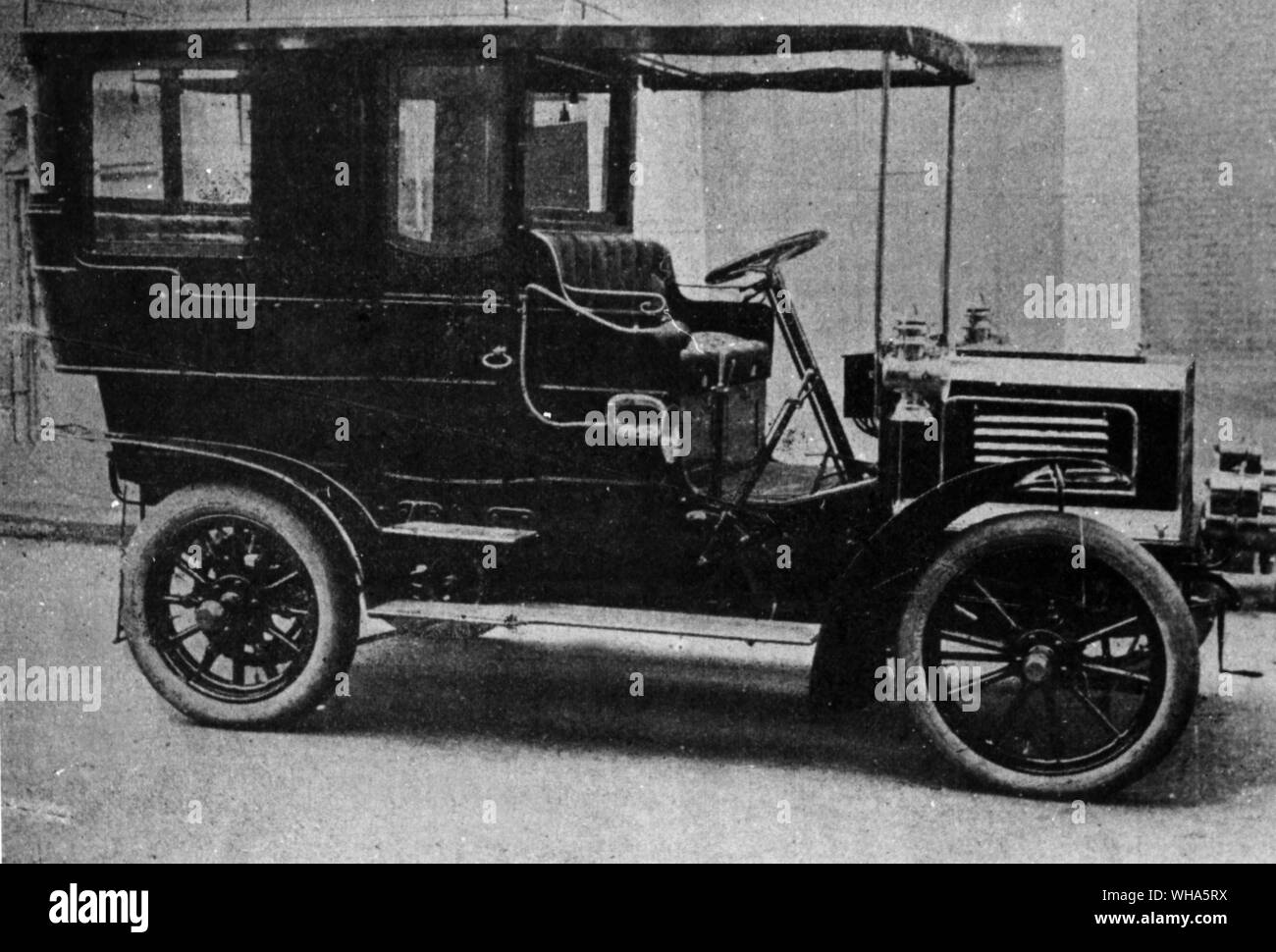The  Rene Legros. 1900-1913. La grande berline automobile Stock Photo