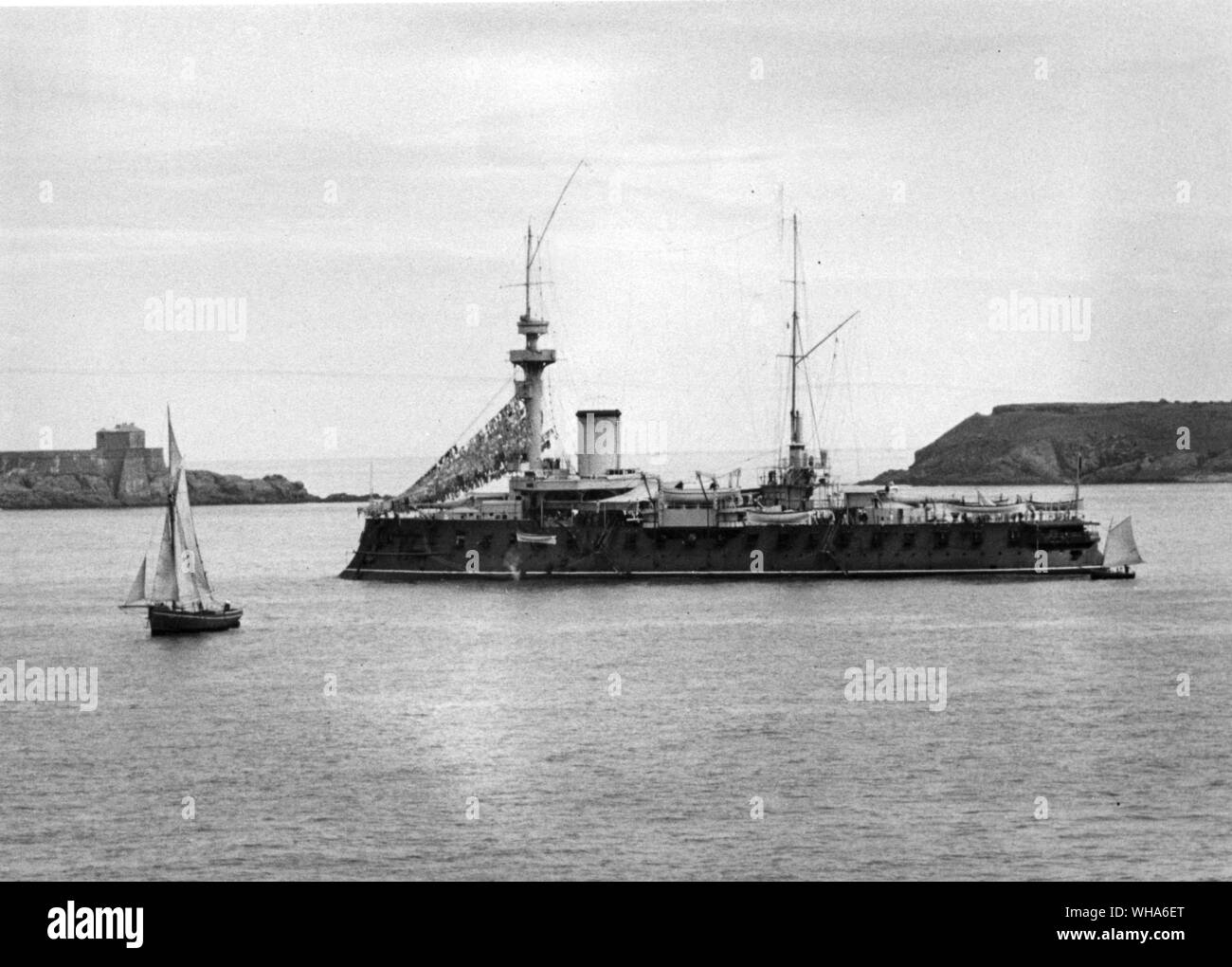 French Warship Formidable off Dinard 1903. Washing drying over the fore deck Stock Photo