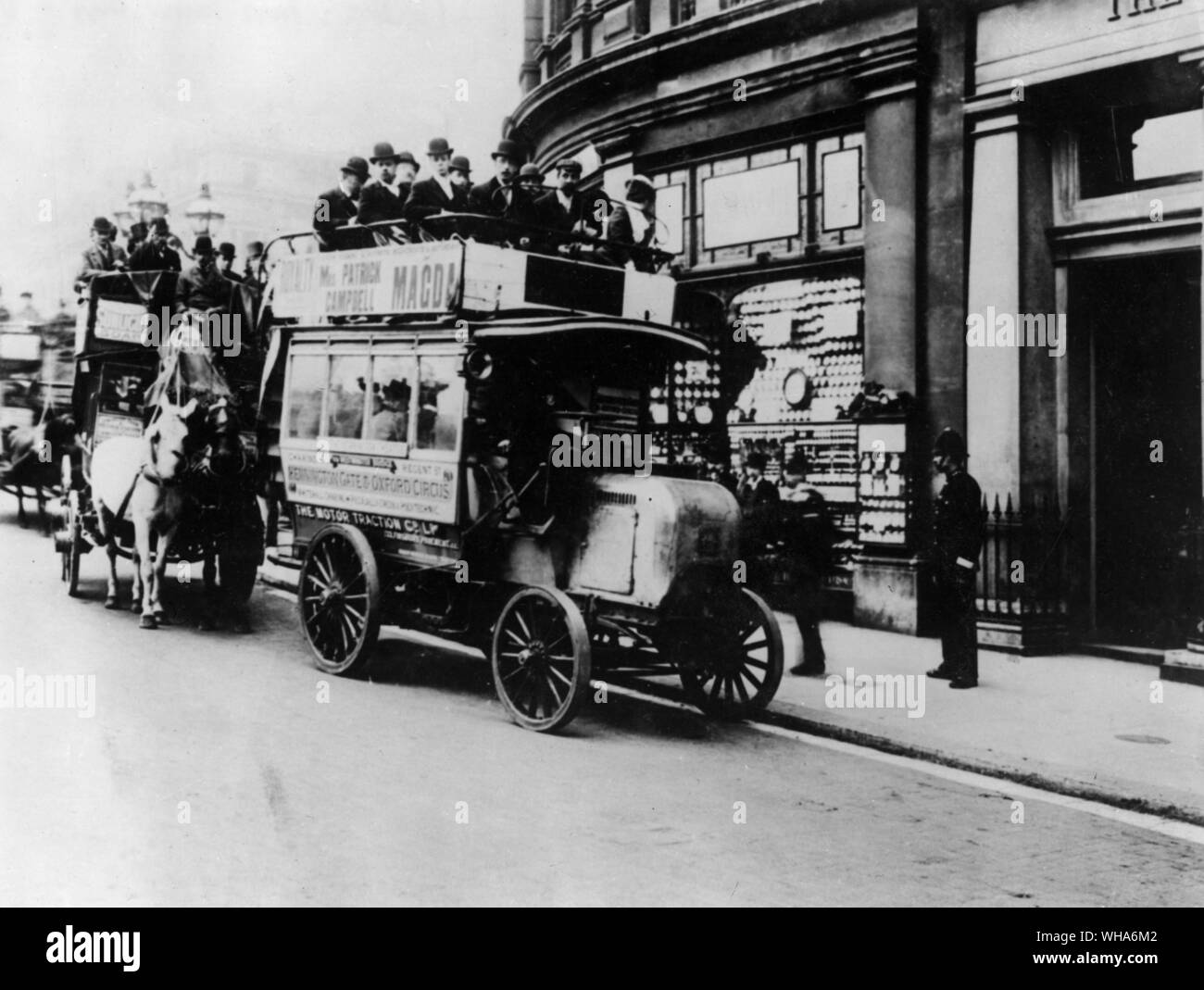 Londons first Motor Bus. 1899 Stock Photo