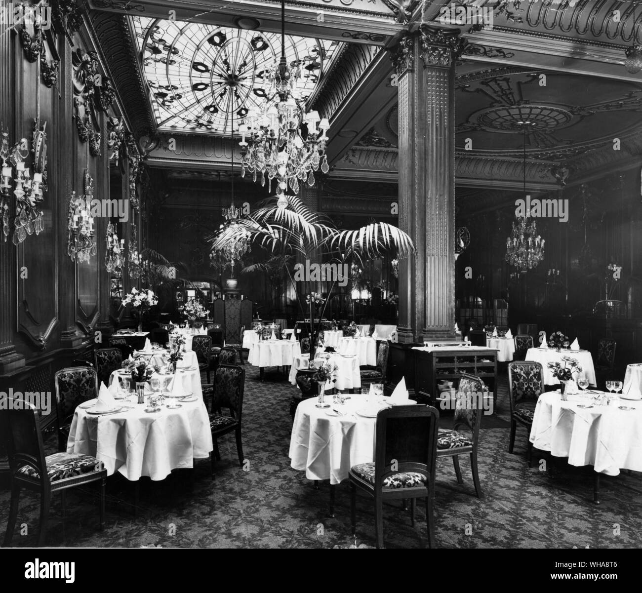 Piccadilly Hotel Westminster London. 1908. Stock Photo