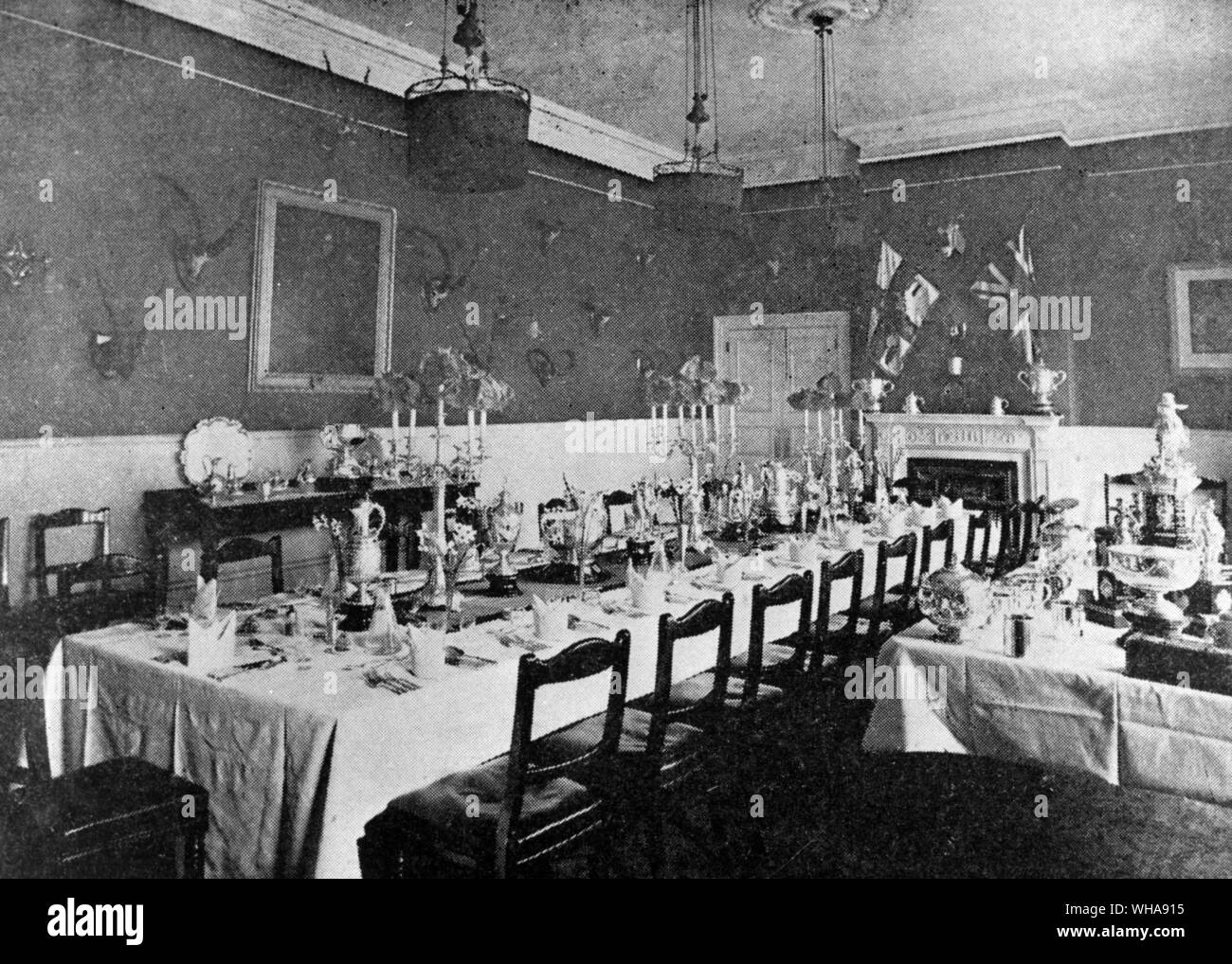 Officers Mess of an Infantry Regiment . Maida Barracks. Aldershot. 1912. Table laid for guest night Stock Photo