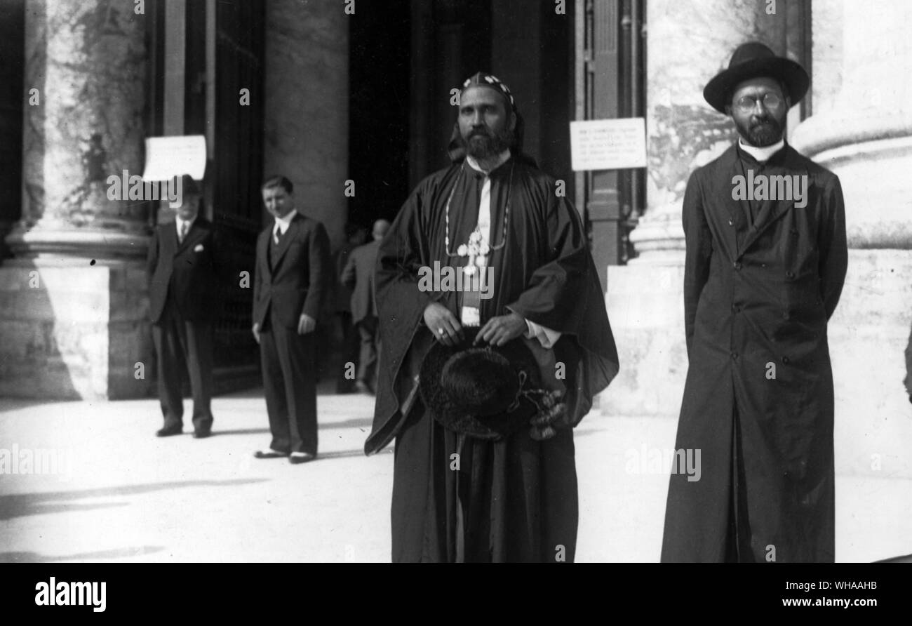 Convert Indian Bishop visits Rome. Mar Theophilos D D Bishop of Tiruvalla South India who with Mar Ivanios left the Jacobite Christians and entered the Church in 1930 is seen emerging from St Peter's Rome Stock Photo
