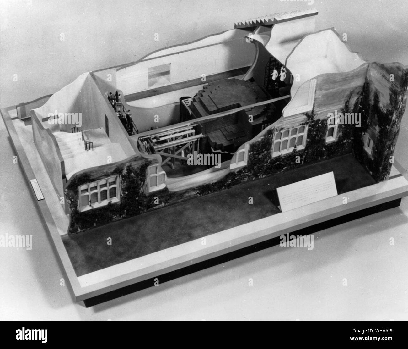 Argonne Illinois. Scale model of CP-1. The display shows the first pile, the racquets court in which the pile was located and significant details of the West Stands of Stagg Field at the University of Chicago. It depicts the historic scene on December 2nd 1942 when Dr Enrico Fermi and associates achieved the first self sustaining chain reaction and thereby initiated the controlled release of nuclear energy Stock Photo