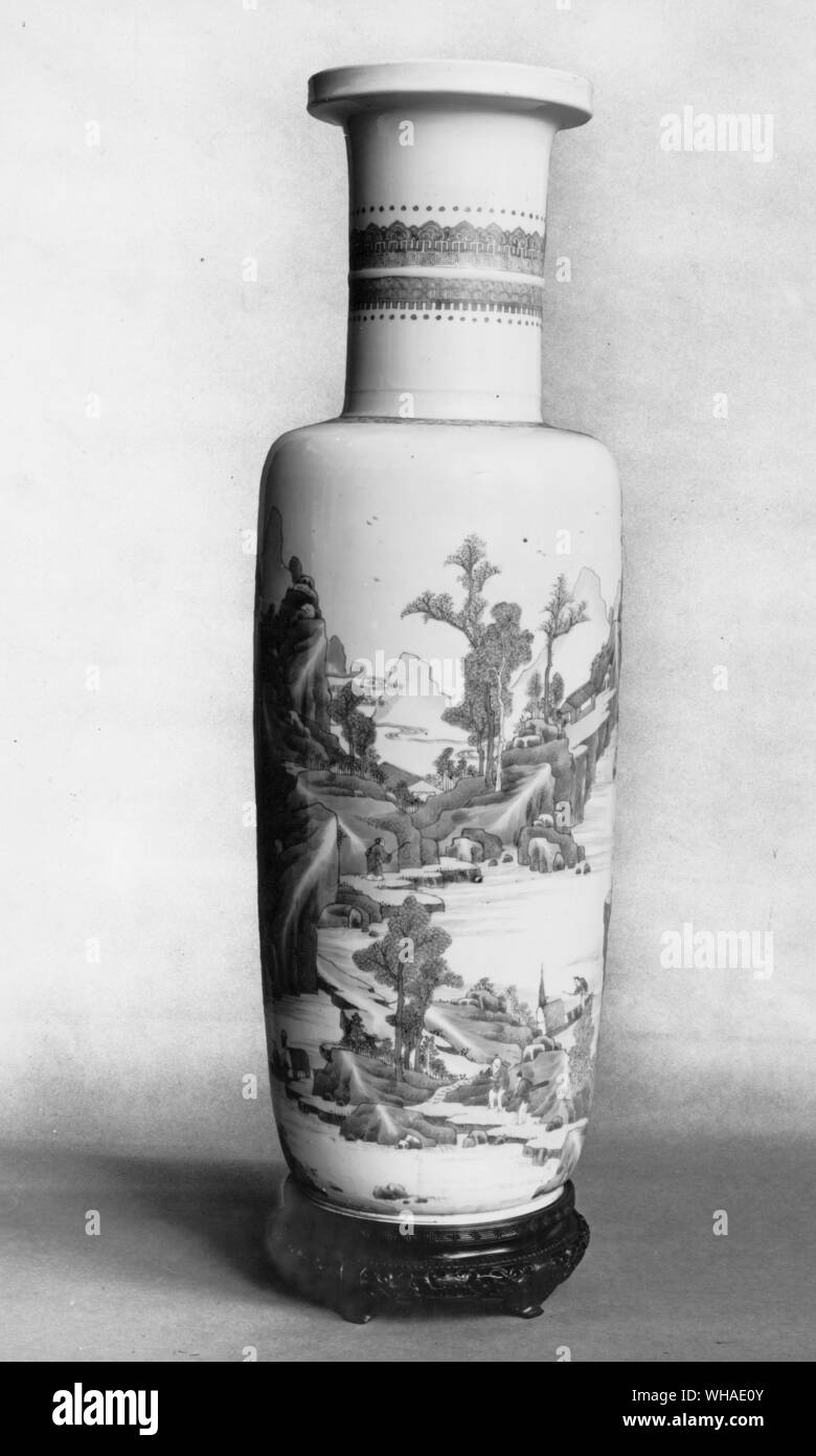 Chinese vase hi-res stock photography and images - Alamy