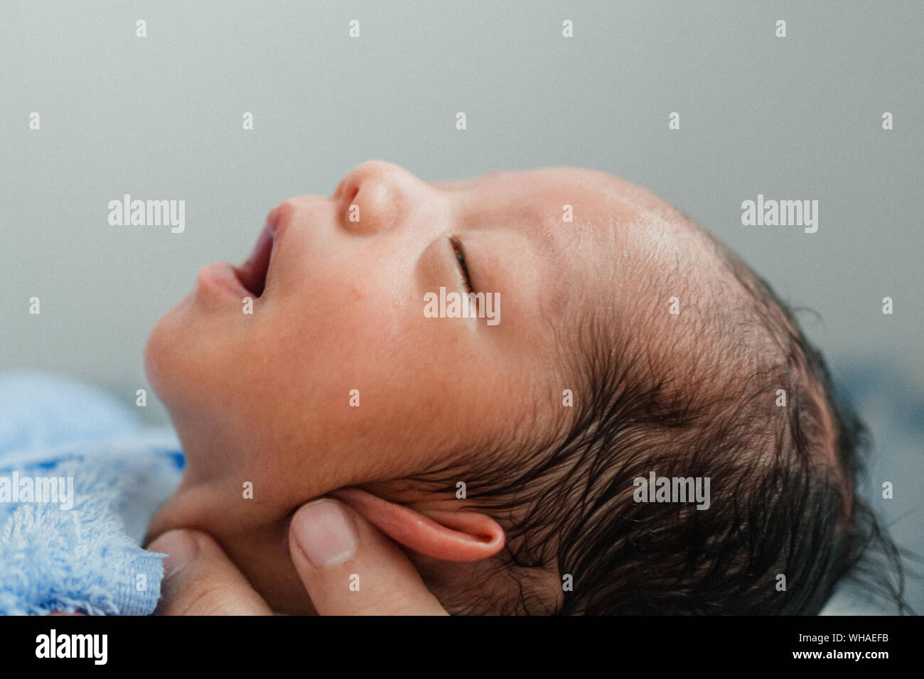 when to bathe a newborn baby for the first time